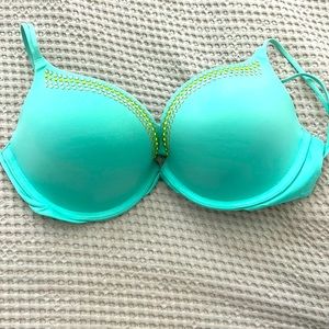 Victoria’s Secret very sexy push-up bra